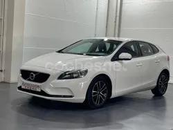 Blanco Usado 2017 Volvo V40 Kinetic Familiar | 9500 €