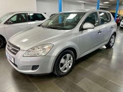 Plateado Usado 2007 Kia Ceed Utilitario | 5990 € (Precio justo)