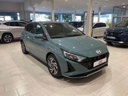 Blanco Nuevo 2025 Hyundai i20 Utilitario | 20.970 € (Un poco caro)