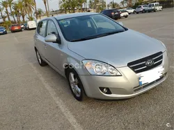 Gris / plata Usado 2007 Kia Ceed Active Berlina | 3800 € (Caro)
