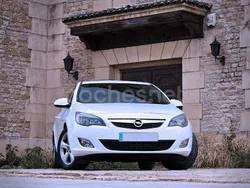 Blanco Usado 2010 Opel Astra Sport Berlina | 6499 € (Precio justo)