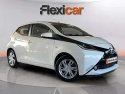 Blanco Usado 2017 Toyota Aygo X-cite Utilitario | 10.590 € (Precio justo)