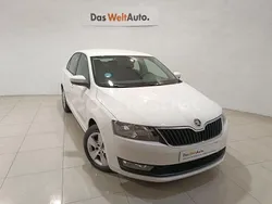 Blanco Usado 2018 Skoda Rapid Ambition Berlina | 10.900 € (Super precio)