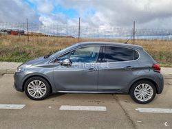 Etiqueta c (verde) Usado 2017 Peugeot 208 Allure Utilitario | 13.000 €