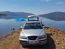 Gris / plata Usado 2004 Hyundai Elantra GLS Berlina | 1300 €