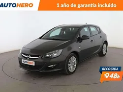 Gris / plata Usado 2015 Opel Astra Selective Berlina | 9799 € (Precio justo)