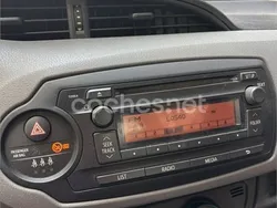 Rojo Usado 2017 Toyota Yaris City Berlina | 9400 € (Buen precio)
