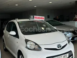 Blanco Usado 2013 Toyota Aygo Live Utilitario | 5800 € (Precio justo)