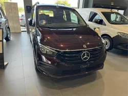 Rojo Nuevo 2025 Mercedes EQT200 Monovolumen | 47.900 €