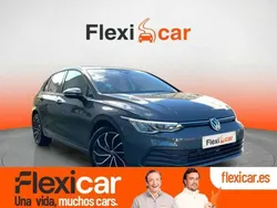 Amarillo Usado 2021 VW Golf VIII Style Berlina | 22.290 €