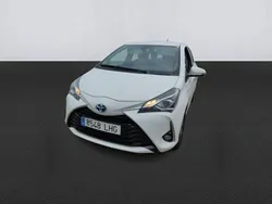 Blanco Usado 2020 Toyota Yaris Hybrid Active Berlina | 16.400 € (Buen precio)