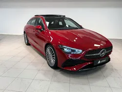 Rojo Usado 2025 Mercedes CLA200 Berlina | 49.900 €