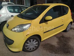 Amarillo Usado 2007 Peugeot 107 Utilitario | 2900 € (Un poco caro)