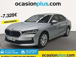 Plateado Nuevo 2025 Skoda Superb Essence Berlina | 29.122 € (Super precio)