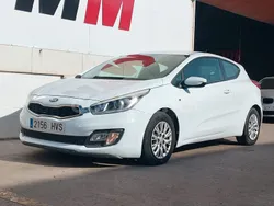 Blanco Usado 2014 Kia Ceed Berlina | 7900 € (Precio justo)