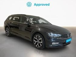 Gris/plata Usado 2023 VW Passat Executive Familiar | 42.000 € (Caro)