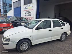 Blanco Usado 2000 Seat Cordoba Berlina | 799 €
