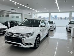 Blanco Usado 2018 Mitsubishi Outlander P-HEV SUV | 20.290 € (Precio justo)