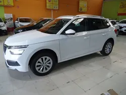 Blanco Usado 2023 Skoda Kamiq Ambition SUV | 17.900 € (Precio justo)