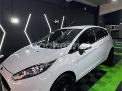 Blanco Usado 2016 Ford Fiesta Trend Utilitario | 6690 € (Buen precio)