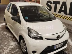 Blanco Usado 2013 Toyota Aygo Live Utilitario | 4299 € (Buen precio)