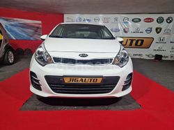 Blanco Usado 2015 Kia Rio Berlina | 7990 € (Buen precio)