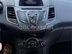 Negro Usado 2015 Ford Fiesta Trend Utilitario | 6200 € (Precio justo)