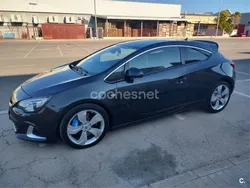 Negro Usado 2013 Opel Astra GTC OPC Berlina | 15.900 €
