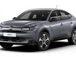 Gris Nuevo 2025 Citroën e-C4 Berlina | 29.540 € (Un poco caro)