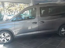 Gris Usado 2024 Ford Tourneo Connect Active Monovolumen | 34.990 € (Caro)