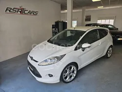 Blanco Usado 2010 Ford Fiesta Sport Utilitario | 7990 € (Precio justo)