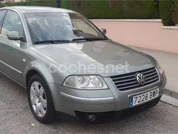 Verde Usado 2002 VW Passat Highline Berlina | 2600 € (Precio justo)