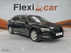 Negro Usado 2018 Skoda Superb Active Berlina | 17.490 € (Un poco caro)