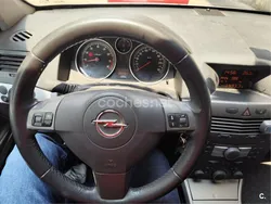 Gris / plata Usado 2006 Opel Astra Enjoy Berlina | 3000 € (Precio justo)