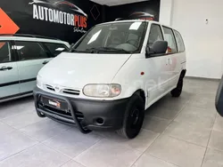 Blanco Usado 2002 Nissan Serena Monovolumen | 3999 €