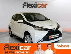 Blanco Usado 2017 Toyota Aygo X-cite Utilitario | 12.690 € (Precio justo)