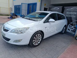 Blanco Usado 2011 Opel Astra Cosmo ST Familiar | 5990 € (Un poco caro)