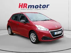 Rojo Usado 2015 Peugeot 208 Active Utilitario | 7619 € (Un poco caro)