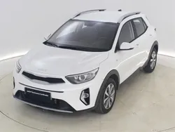 Blanco Usado 2024 Kia Stonic SUV | 18.613 € (Precio justo)