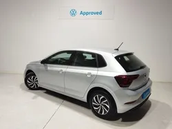 Gris plata Usado 2024 VW Polo Life Berlina | 19.900 € (Precio justo)