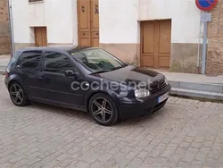 Negro Usado 2002 VW Golf IV Highline Berlina | 4000 € (Caro)