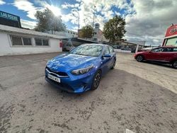 Azul Usado 2024 Kia Ceed Berlina | 17.690 € (Buen precio)