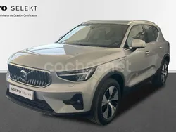 Plateado Usado 2023 Volvo XC40 Core SUV | 35.900 € (Precio justo)