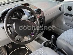 Gris / plata Usado 2004 Chevrolet Kalos SE Berlina | 2600 € (Precio justo)