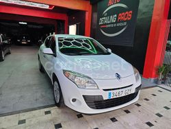 Blanco Usado 2010 Renault Mégane Dynamique Berlina | 4800 € (Buen precio)