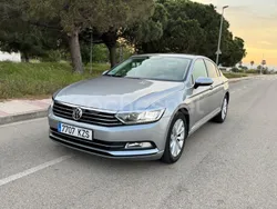 Gris / plata Usado 2019 VW Passat Sportline Berlina | 13.500 € (Buen precio)