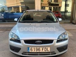 Gris / plata Usado 2007 Ford Focus Trend Berlina | 6490 € (Un poco caro)