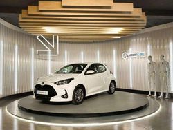 Blanco Usado 2023 Toyota Yaris Hybrid Active Utilitario | 21.990 € (Un poco caro)