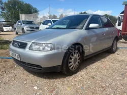 Gris / plata Usado 2000 Audi A3 Ambition Berlina | 2600 € (Precio justo)