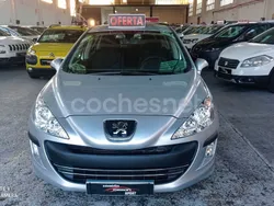 Gris / plata Usado 2011 Peugeot 308 Access Berlina | 6290 € (Un poco caro)